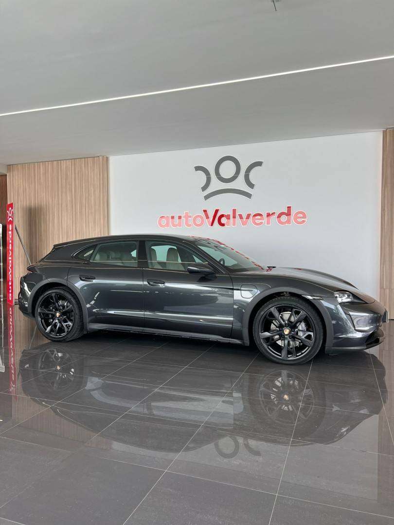 porsche-taycan-2021-eletrico-0cc