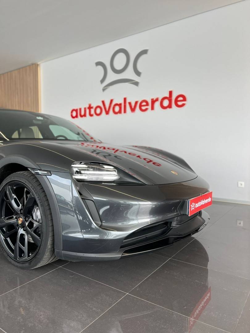 porsche-taycan-2021-eletrico-0cc