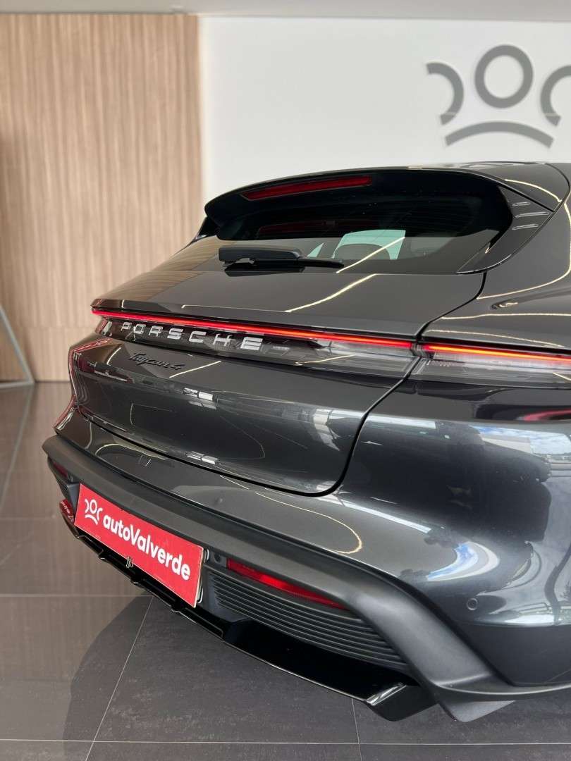 porsche-taycan-2021-eletrico-0cc