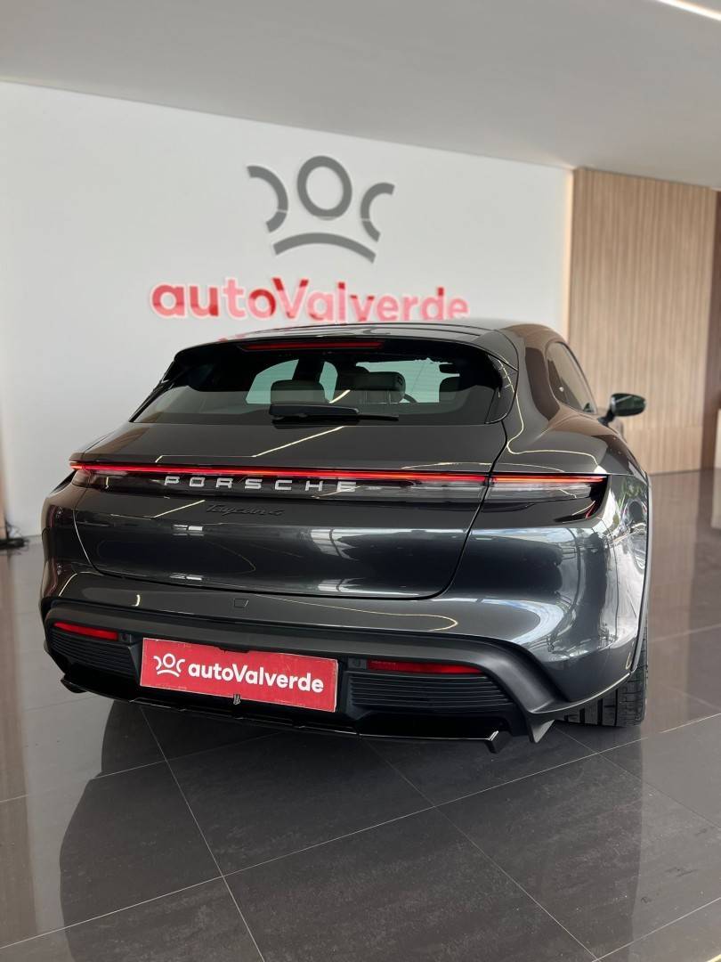 porsche-taycan-2021-eletrico-0cc