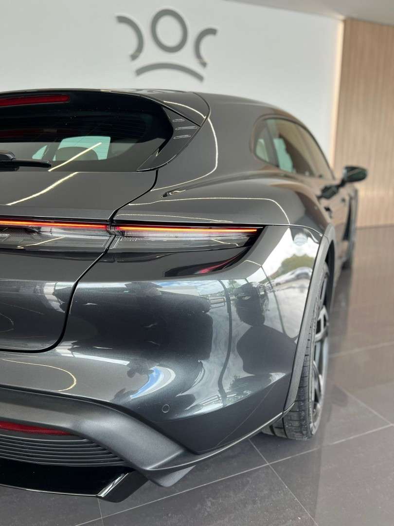porsche-taycan-2021-eletrico-0cc