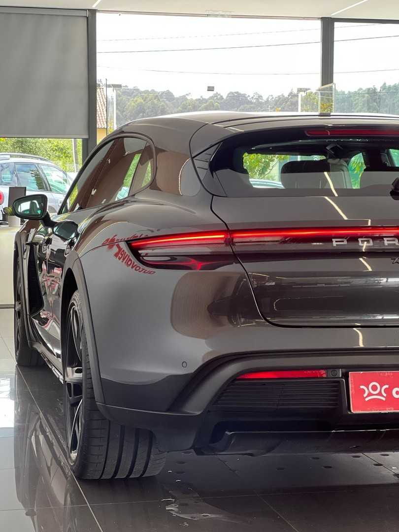 porsche-taycan-2021-eletrico-0cc