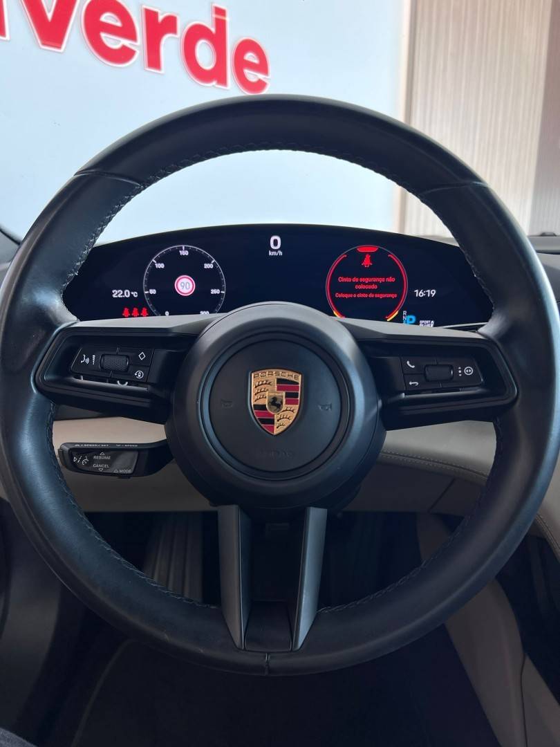 porsche-taycan-2021-eletrico-0cc