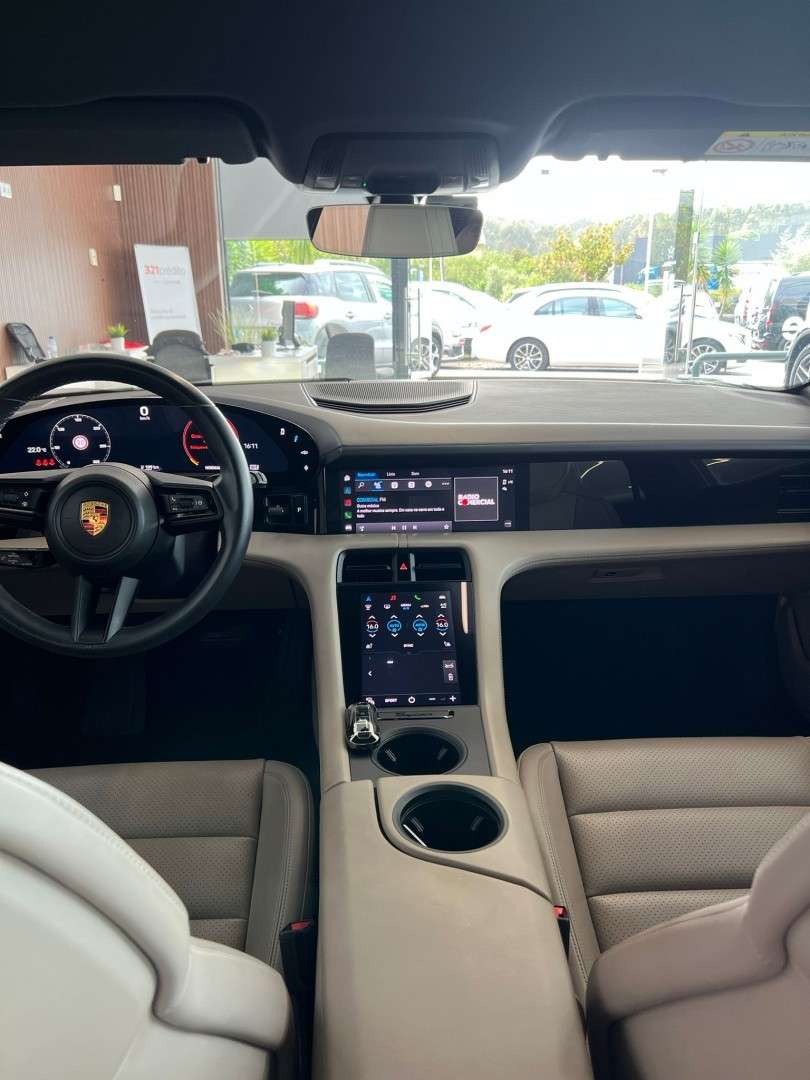porsche-taycan-2021-eletrico-0cc