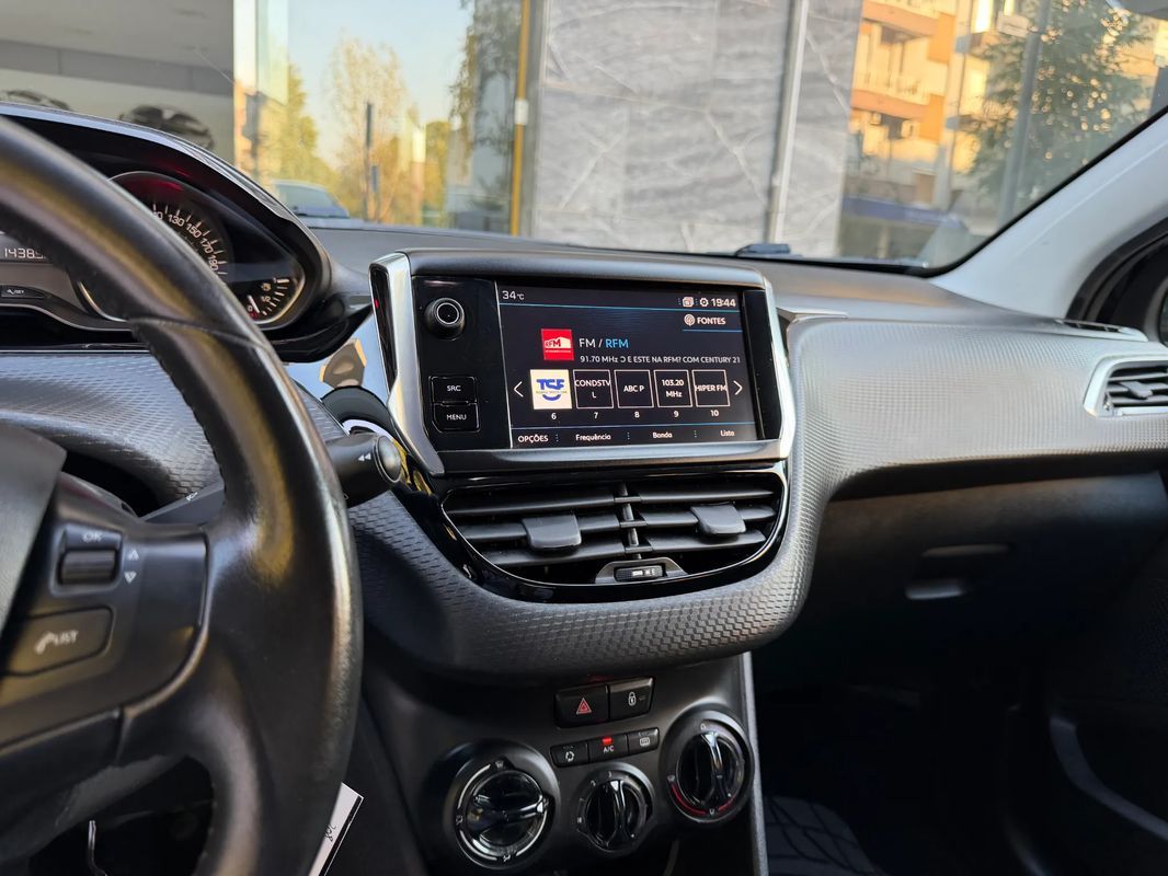 peugeot-208-2019-gasolina-1199cc