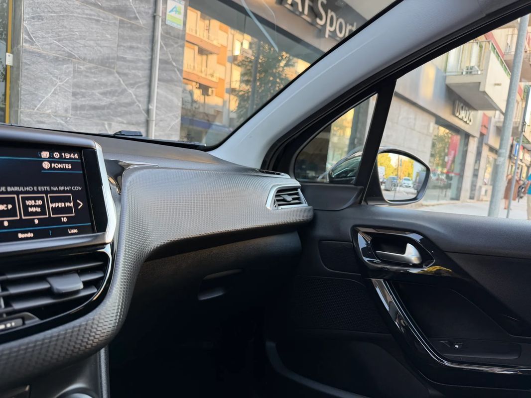 peugeot-208-2019-gasolina-1199cc