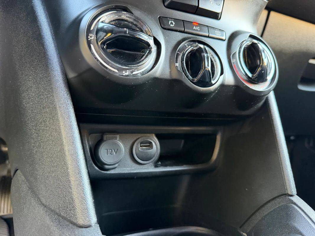 peugeot-208-2019-gasolina-1199cc