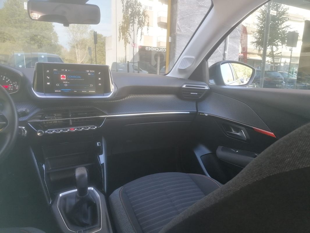 peugeot-208-2023-gasolina-1199cc