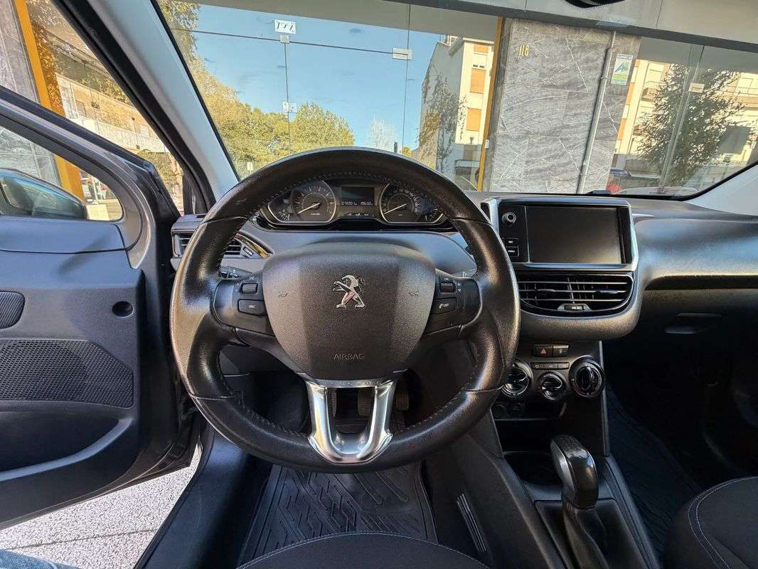 peugeot-208-2018-gasolina-1199cc