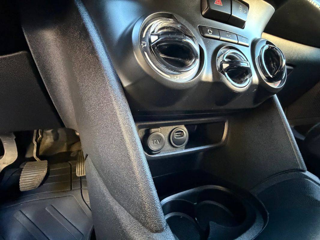 peugeot-208-2018-gasolina-1199cc