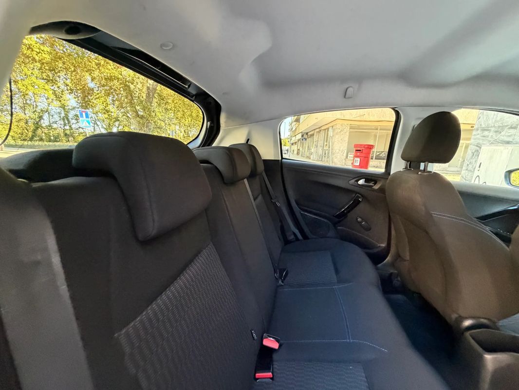 peugeot-208-2018-gasolina-1199cc