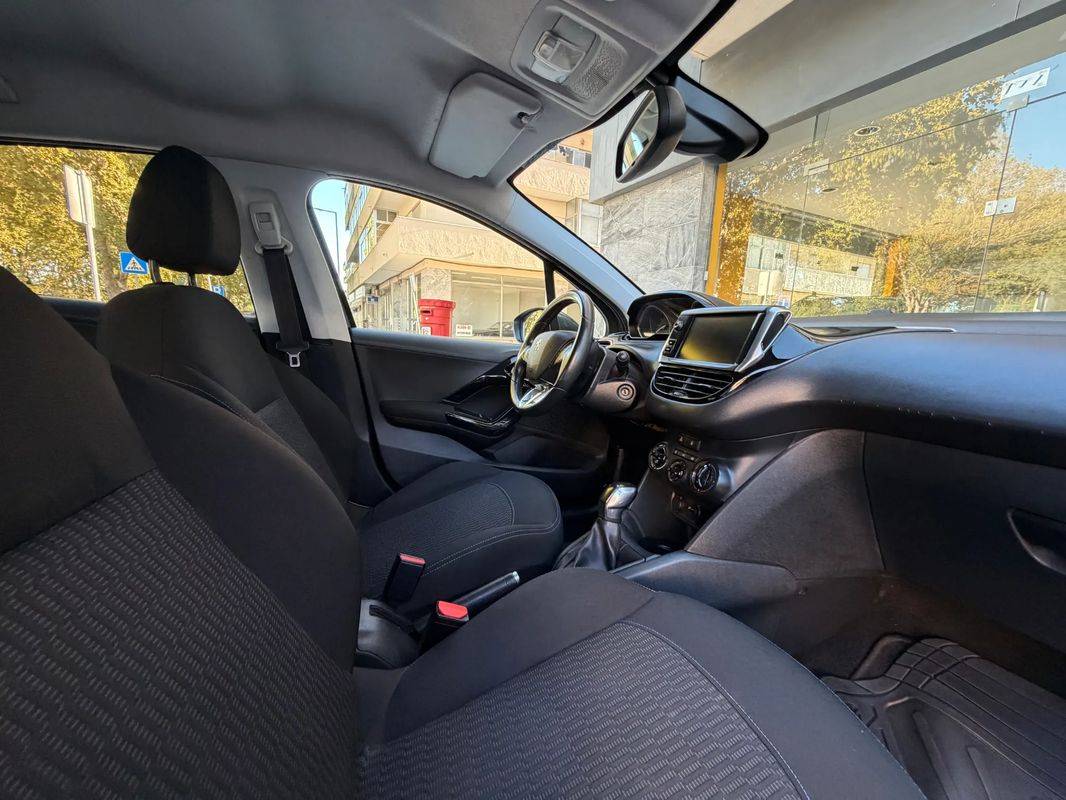 peugeot-208-2018-gasolina-1199cc