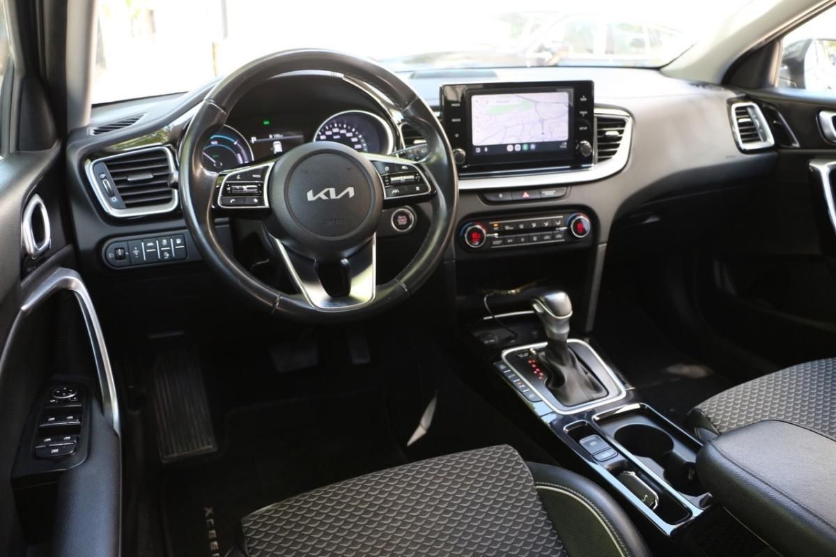 kia-ceed-sw-2023-hibrido-1580cc