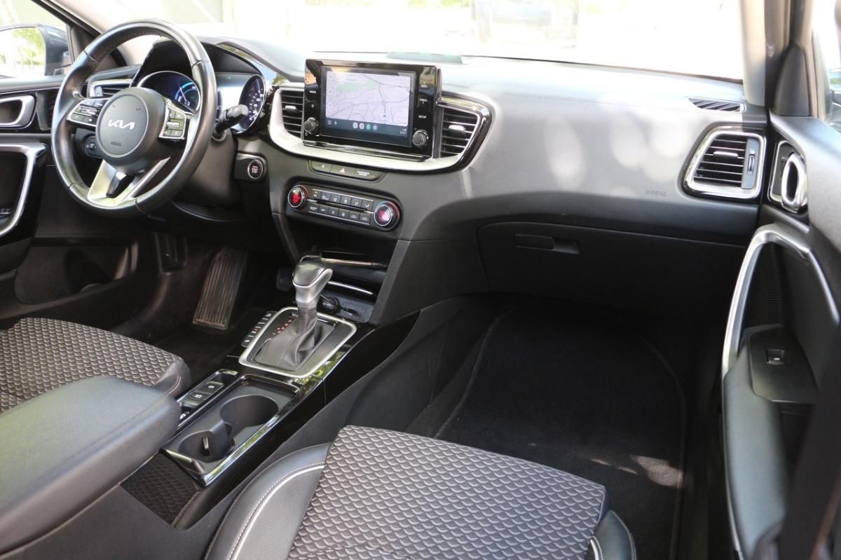 kia-ceed-sw-2023-hibrido-1580cc