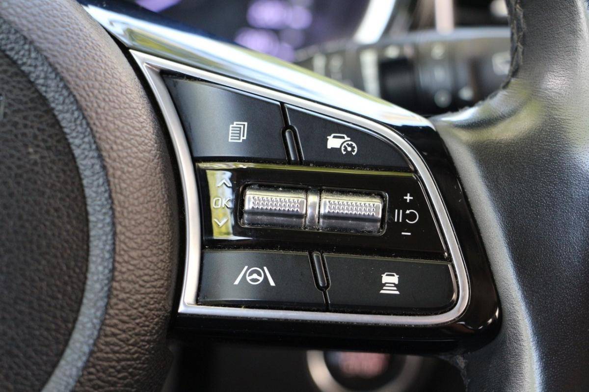 kia-ceed-sw-2023-hibrido-1580cc