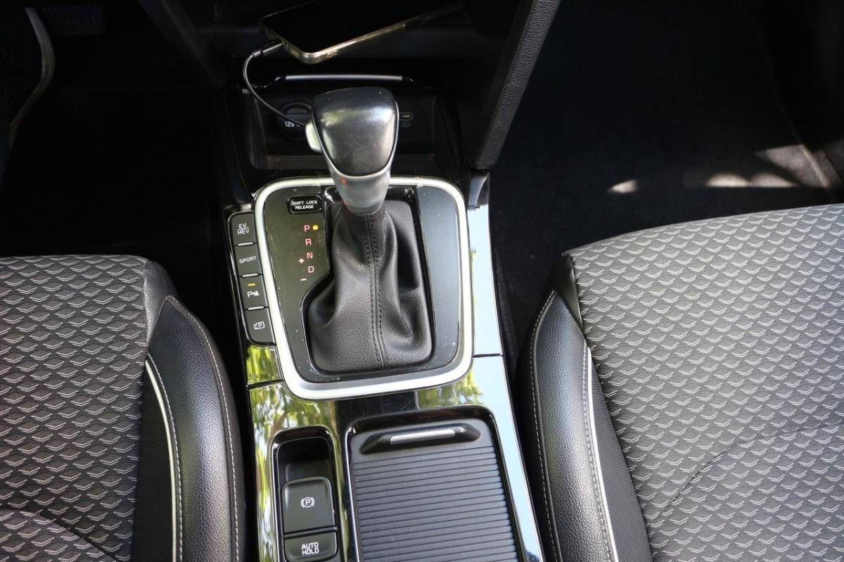 kia-ceed-sw-2023-hibrido-1580cc