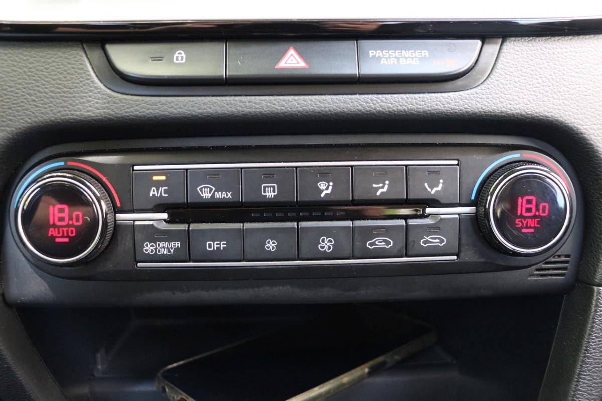 kia-ceed-sw-2023-hibrido-1580cc