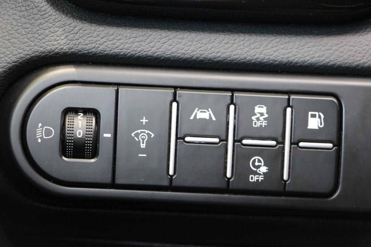 kia-ceed-sw-2023-hibrido-1580cc