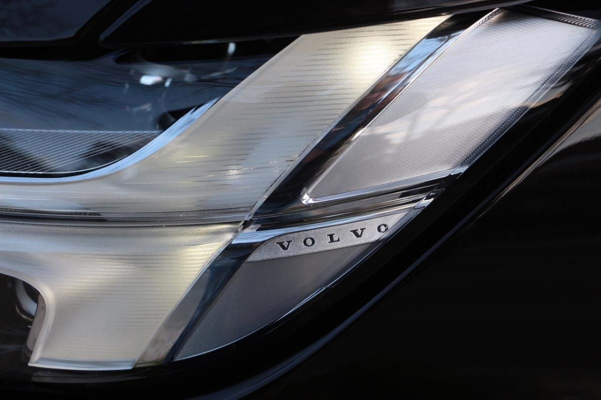 volvo-s90-2019-hibrido-1969cc