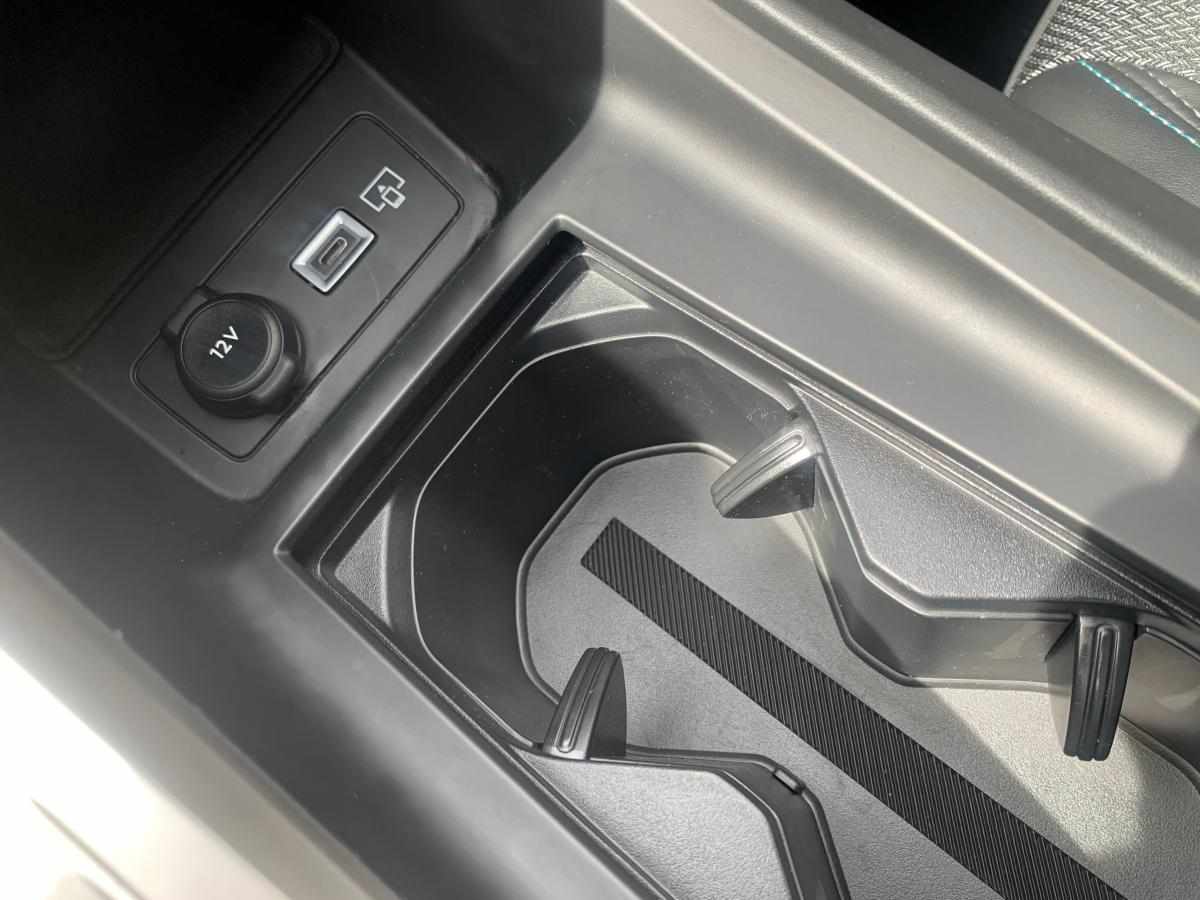 peugeot-308-1-6-hybrid-2023-gasolina-1598cc