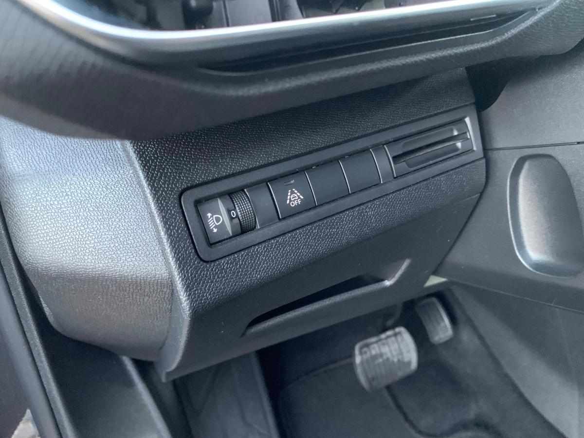 peugeot-3008-1-5-bluehdi-2021-diesel-1499cc