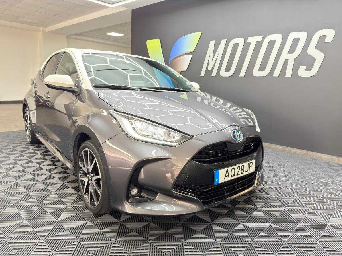 toyota-yaris-2022-hibrido-a-gasolina-1490cc