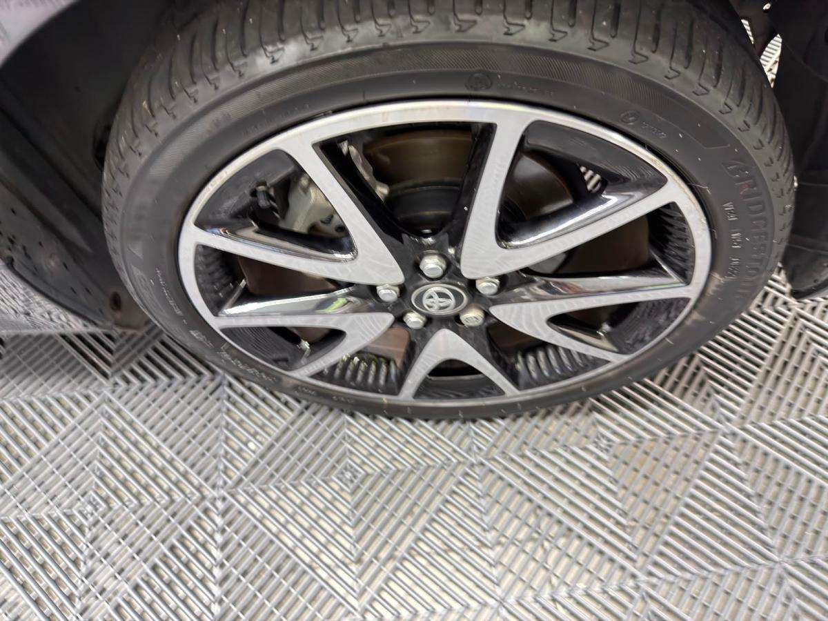 toyota-yaris-2022-hibrido-a-gasolina-1490cc