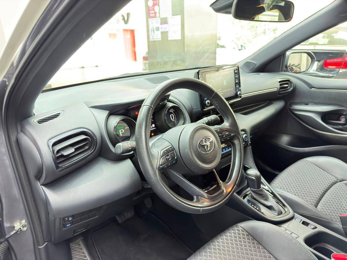 toyota-yaris-2022-hibrido-a-gasolina-1490cc