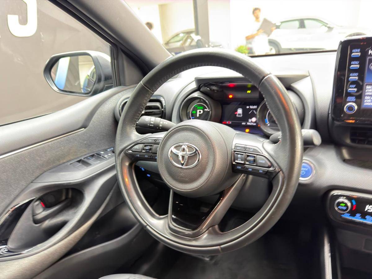 toyota-yaris-2022-hibrido-a-gasolina-1490cc