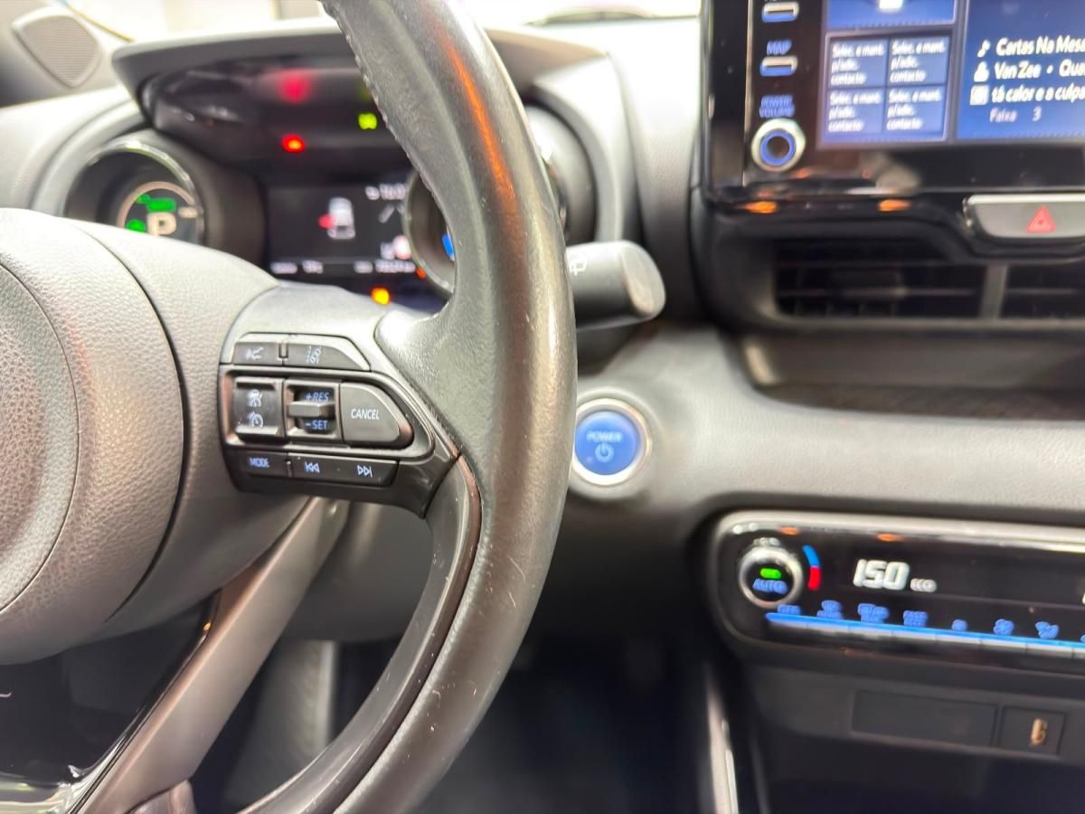 toyota-yaris-2022-hibrido-a-gasolina-1490cc