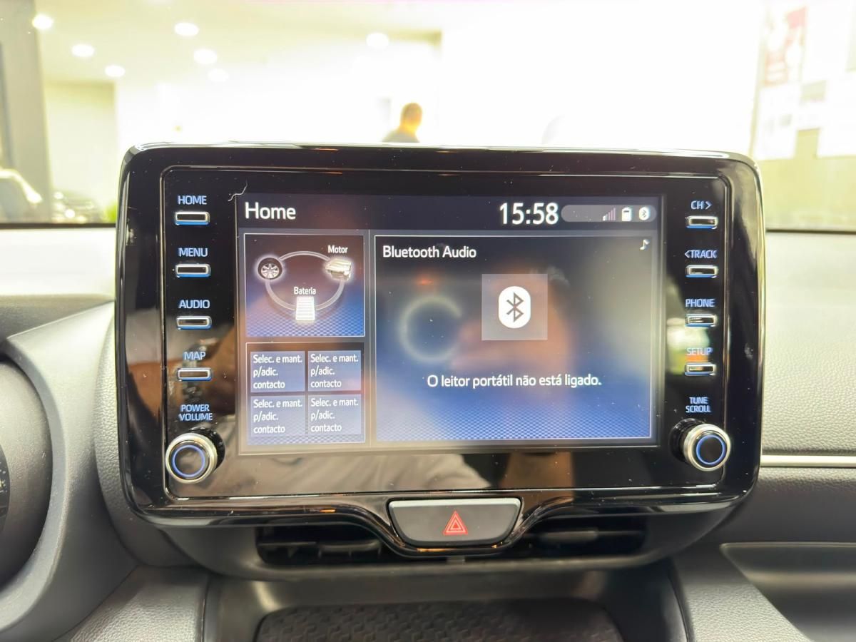 toyota-yaris-2022-hibrido-a-gasolina-1490cc
