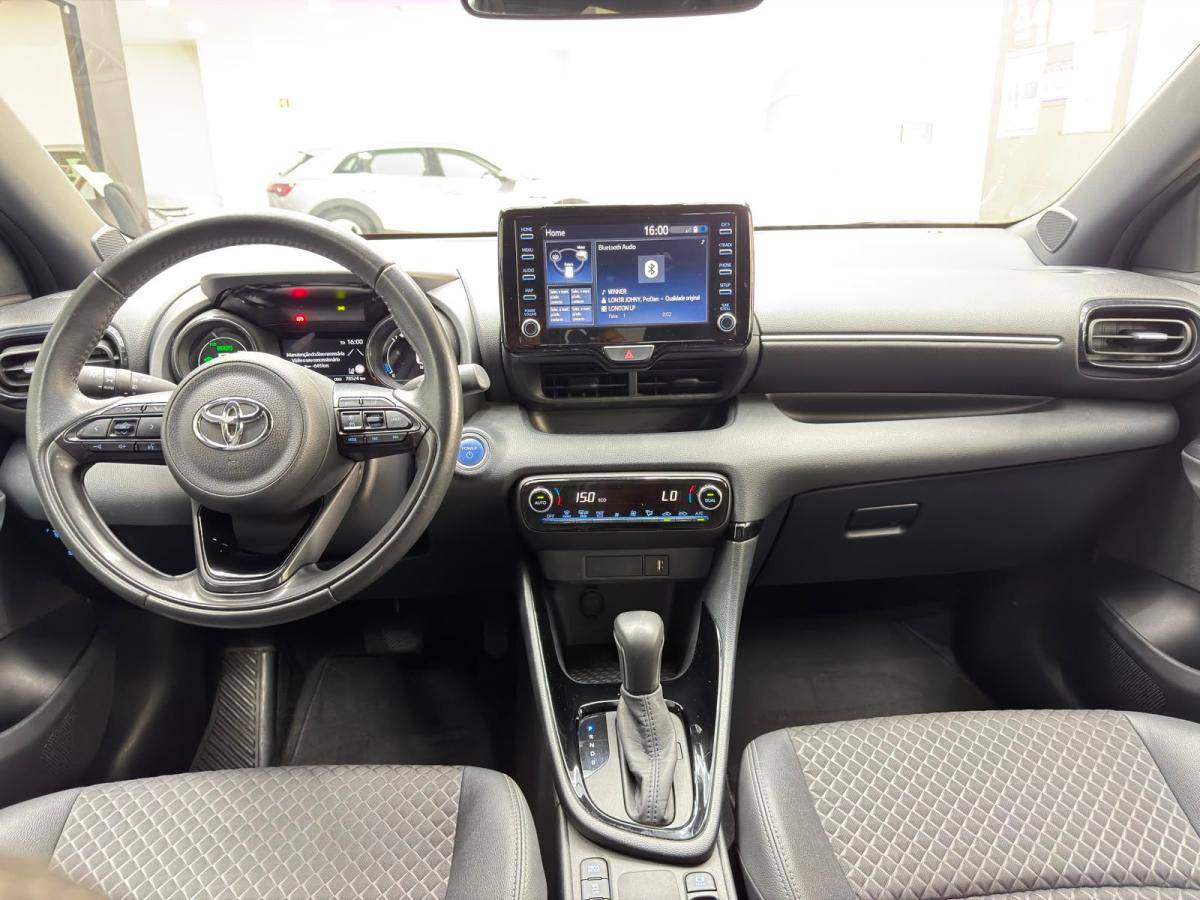 toyota-yaris-2022-hibrido-a-gasolina-1490cc