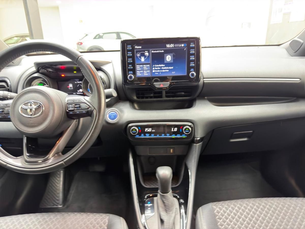 toyota-yaris-2022-hibrido-a-gasolina-1490cc