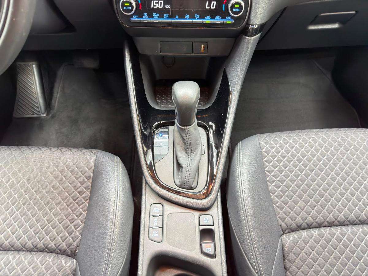 toyota-yaris-2022-hibrido-a-gasolina-1490cc