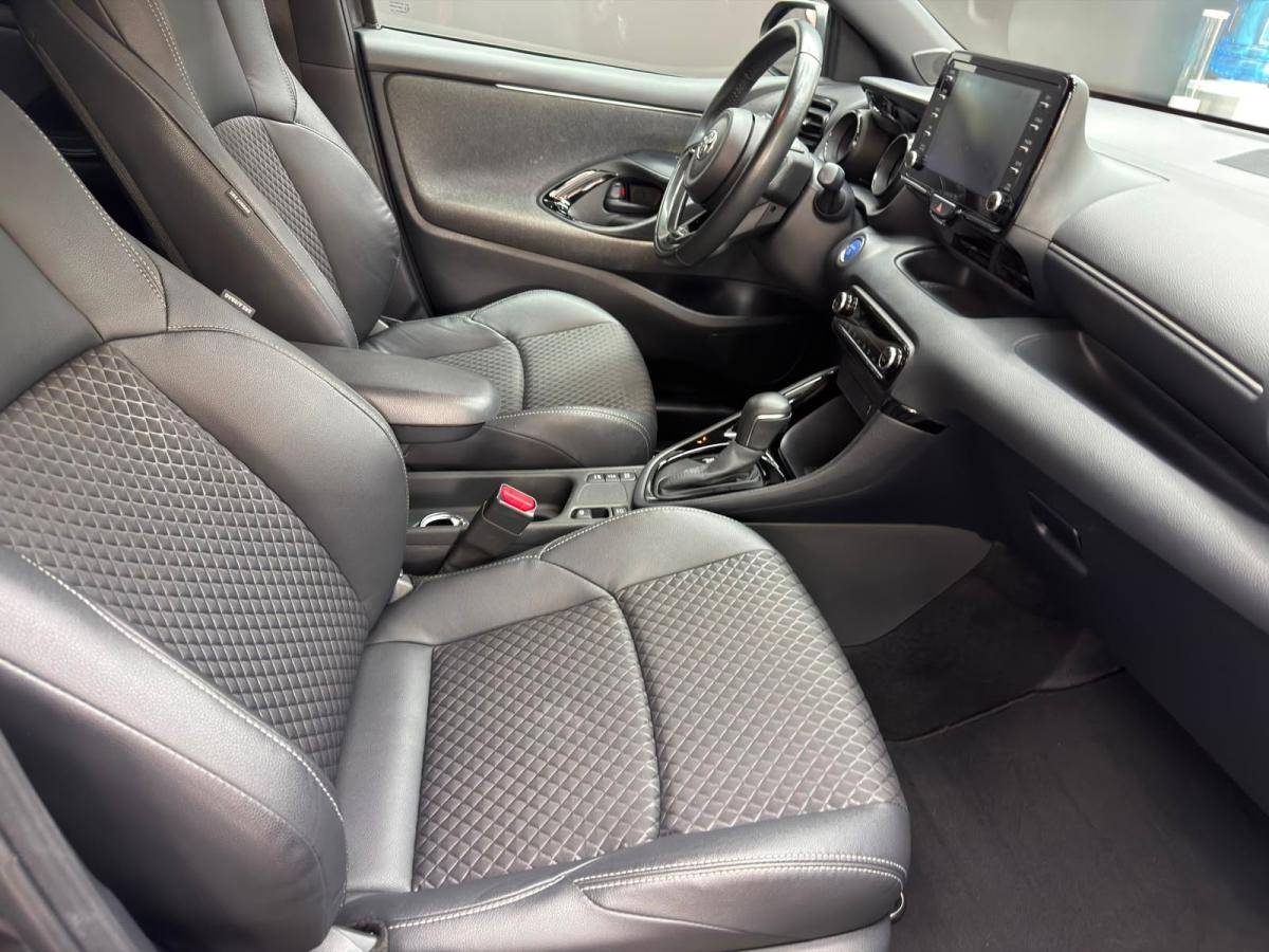 toyota-yaris-2022-hibrido-a-gasolina-1490cc