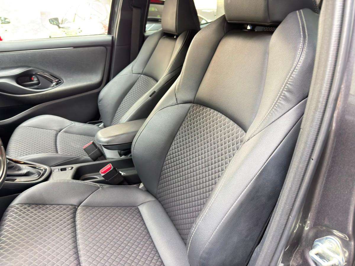 toyota-yaris-2022-hibrido-a-gasolina-1490cc