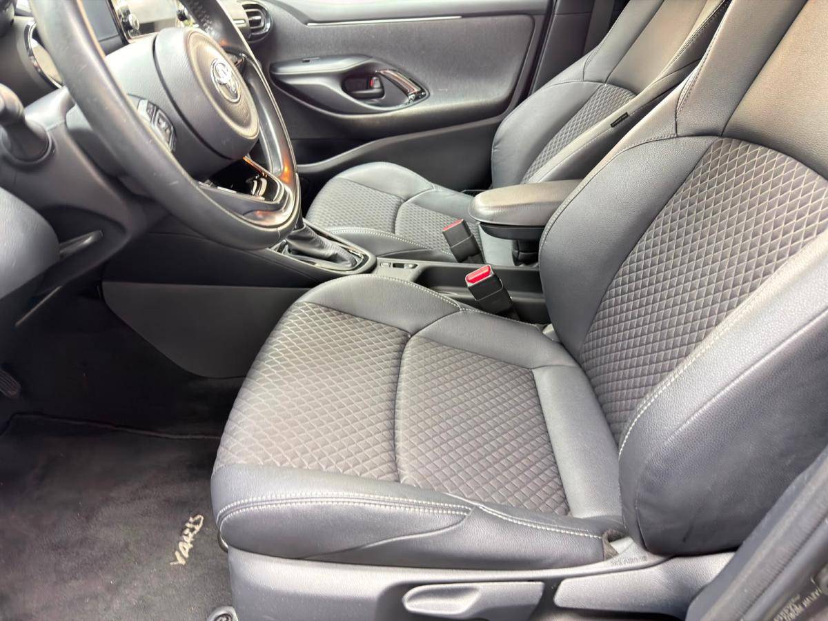 toyota-yaris-2022-hibrido-a-gasolina-1490cc