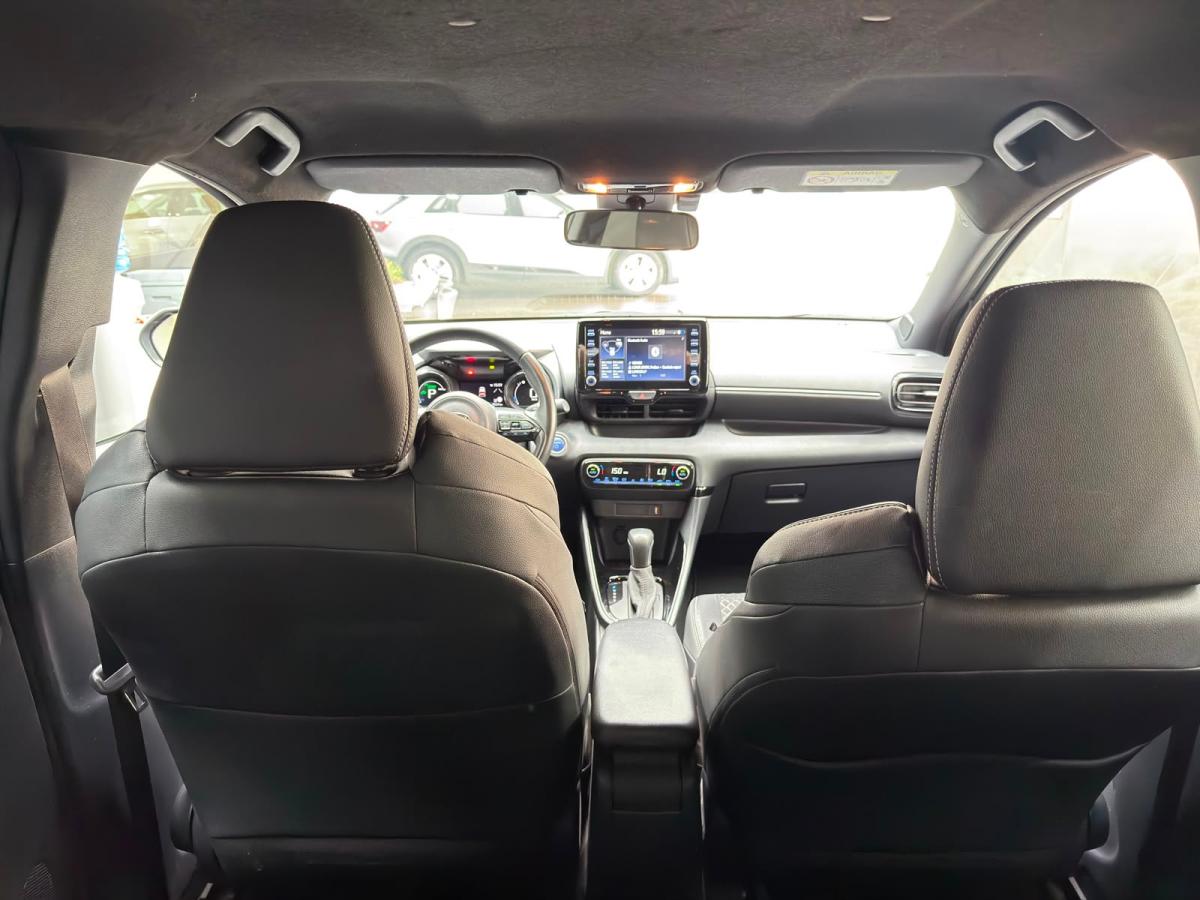 toyota-yaris-2022-hibrido-a-gasolina-1490cc