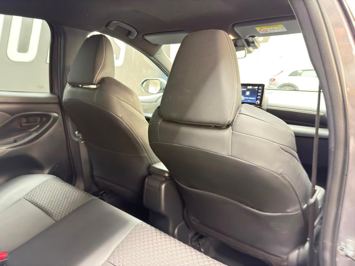 toyota-yaris-2022-hibrido-a-gasolina-1490cc