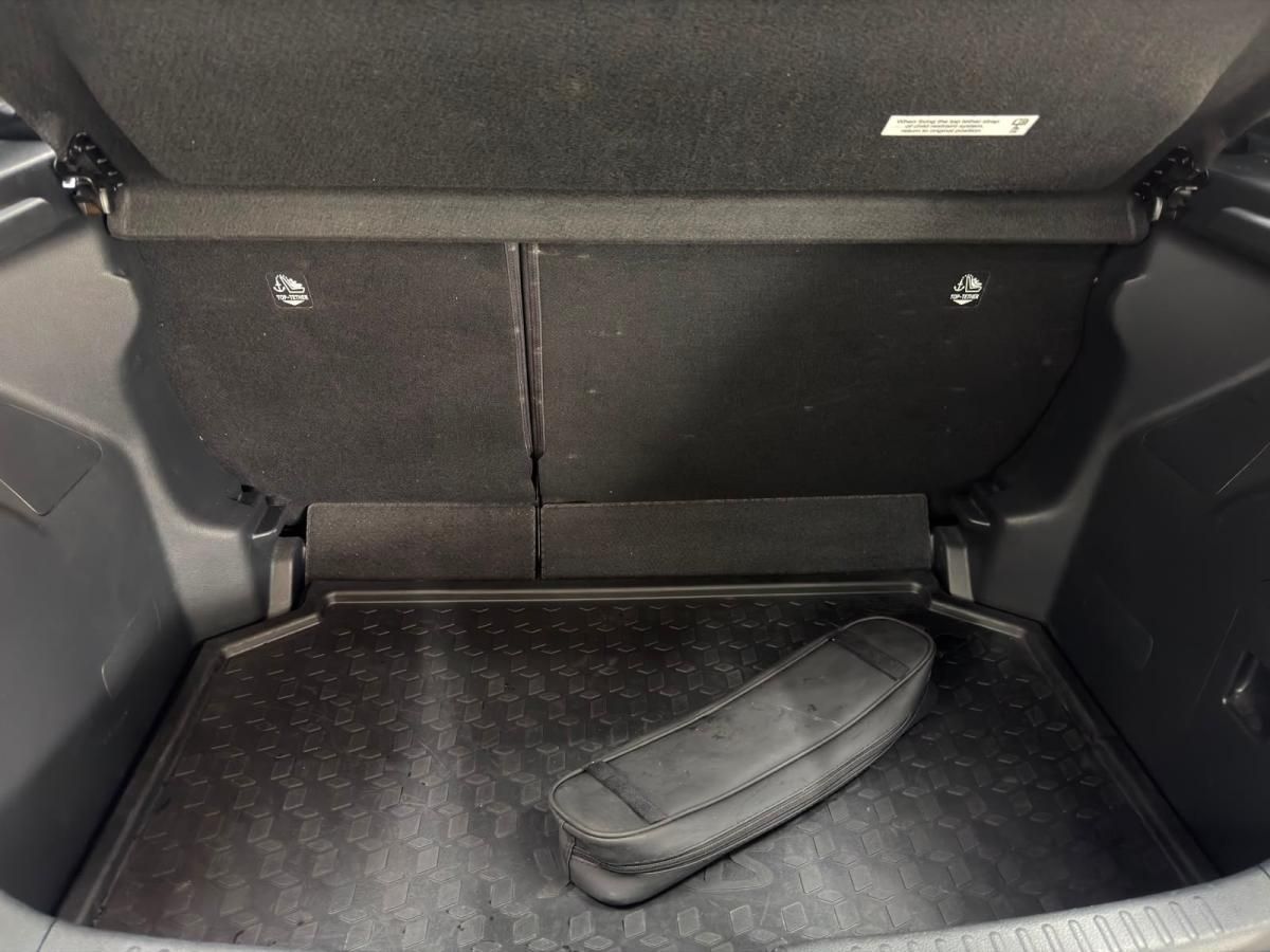 toyota-yaris-2022-hibrido-a-gasolina-1490cc