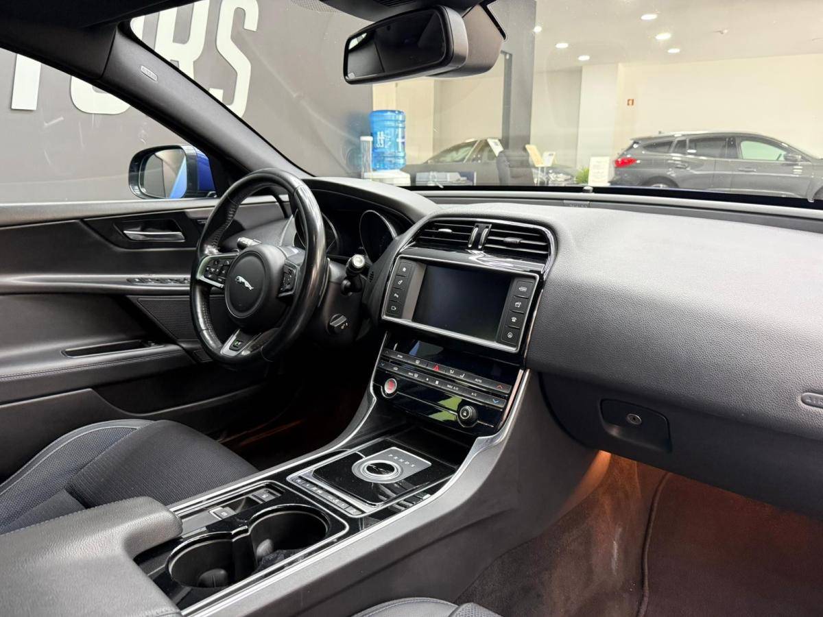 jaguar-xe-2016-diesel-1999cc