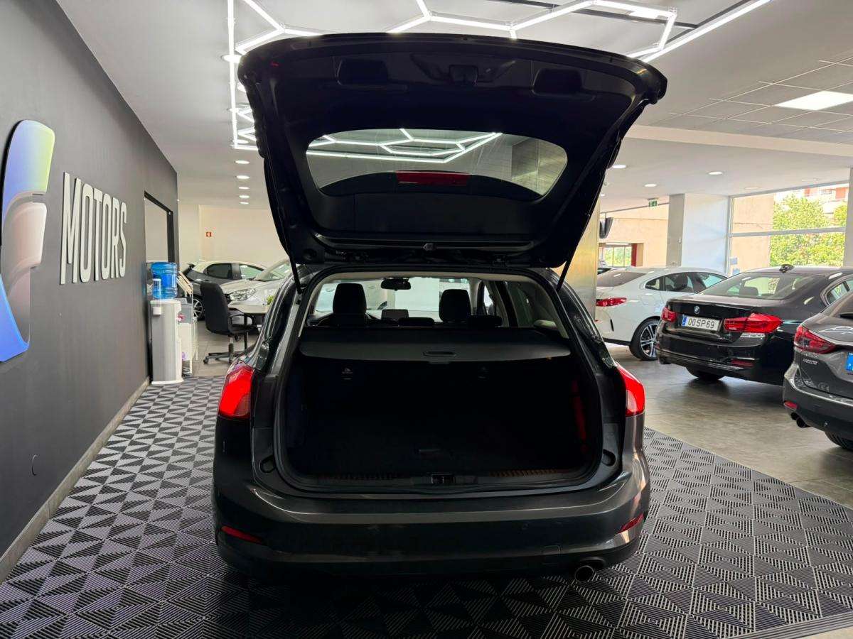 ford-focus-sw-2019-diesel-1499cc