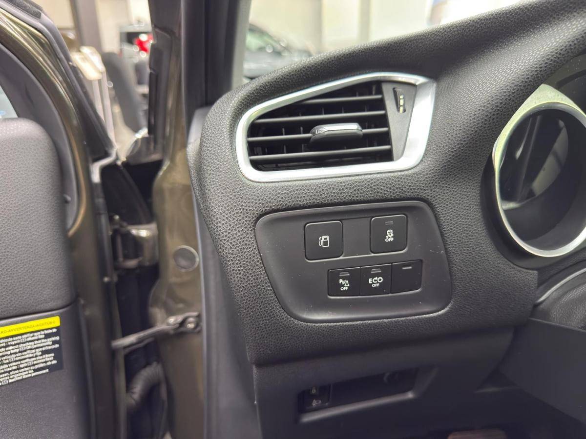 citroen-ds4-2015-diesel-1560cc