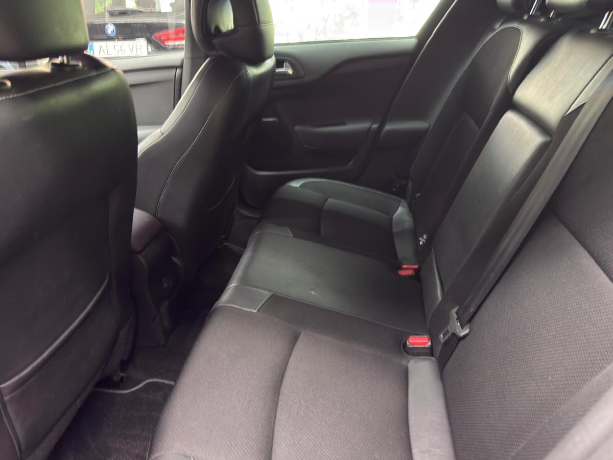 citroen-ds4-2015-diesel-1560cc