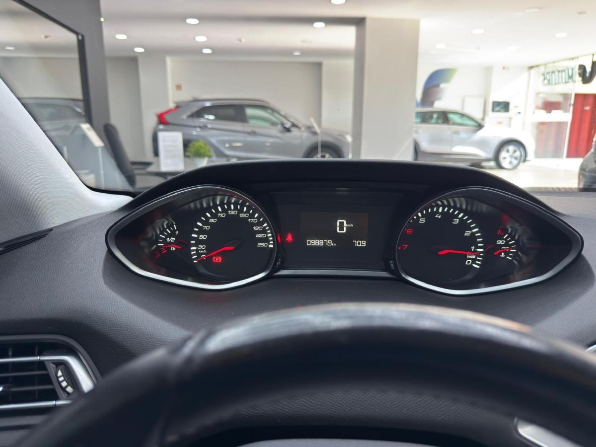 peugeot-308-2016-gasolina-1199cc