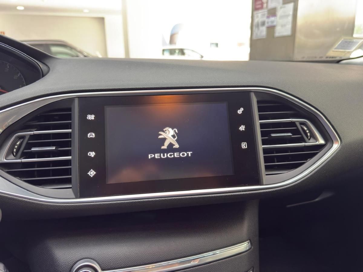 peugeot-308-2016-gasolina-1199cc