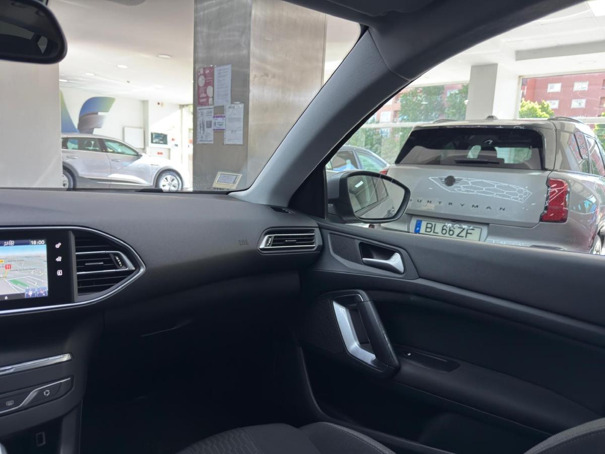 peugeot-308-2016-gasolina-1199cc
