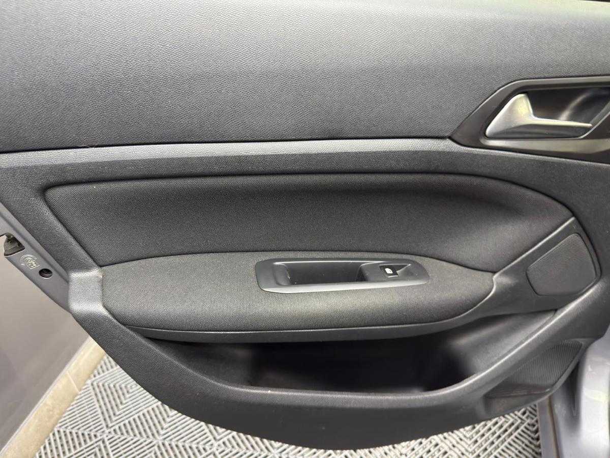 peugeot-308-2016-gasolina-1199cc