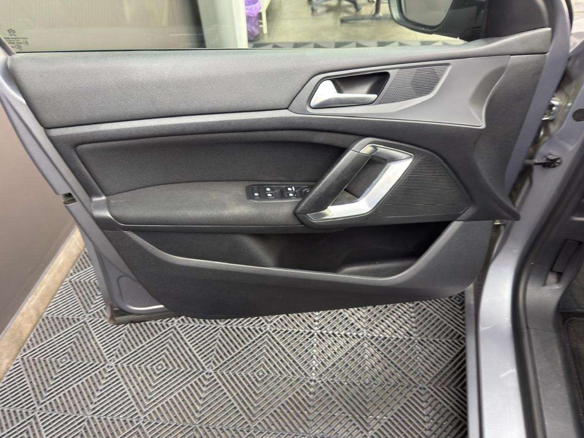 peugeot-308-2016-gasolina-1199cc