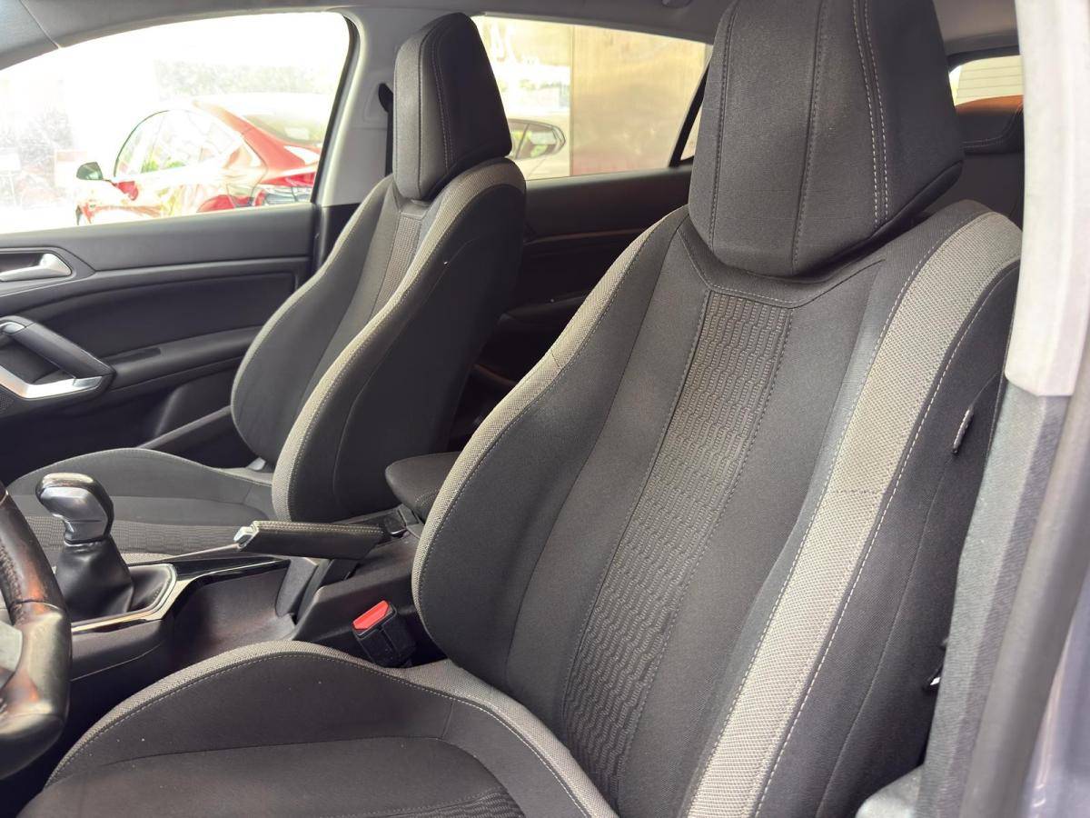 peugeot-308-2016-gasolina-1199cc